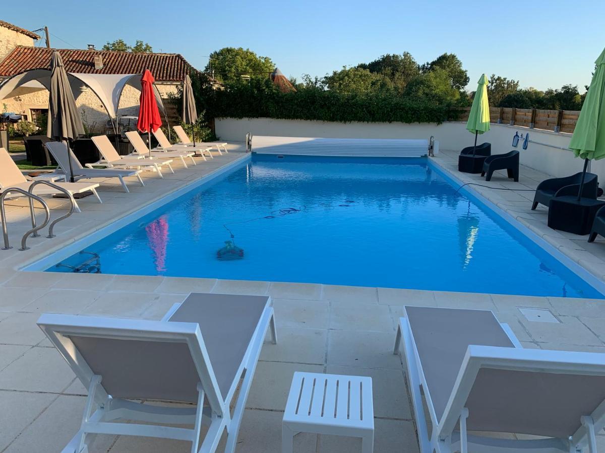 Le Jardin Des Hirondelles Bed & Breakfast Blanzaguet-Saint-Cybard Luaran gambar