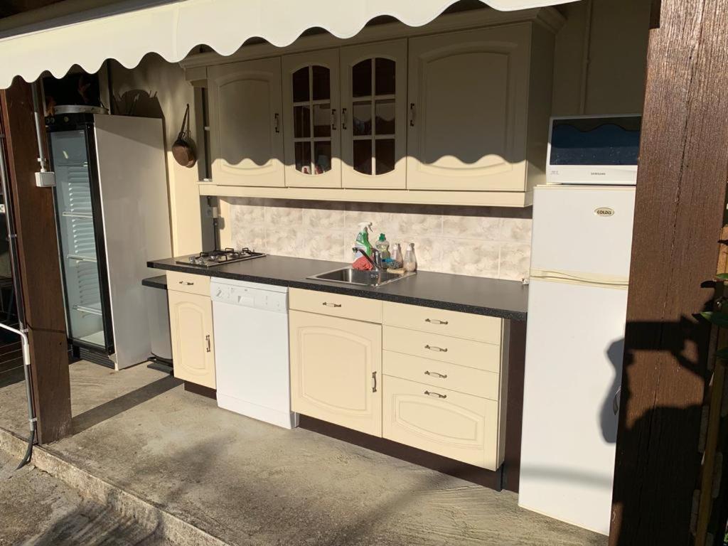 Le Jardin Des Hirondelles Bed & Breakfast Blanzaguet-Saint-Cybard Luaran gambar